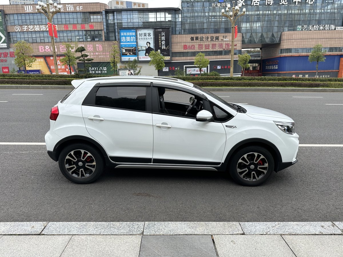 2019年6月吉利 遠景X3  2019款  升級版 1.5L CVT尊貴型