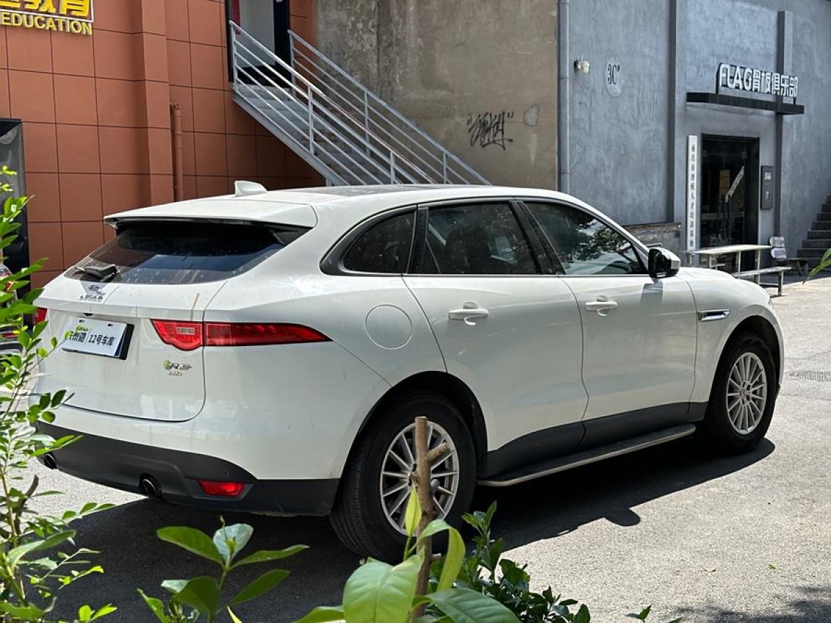 捷豹 F-PACE  2016款 2.0T 兩驅(qū)都市尊享版圖片