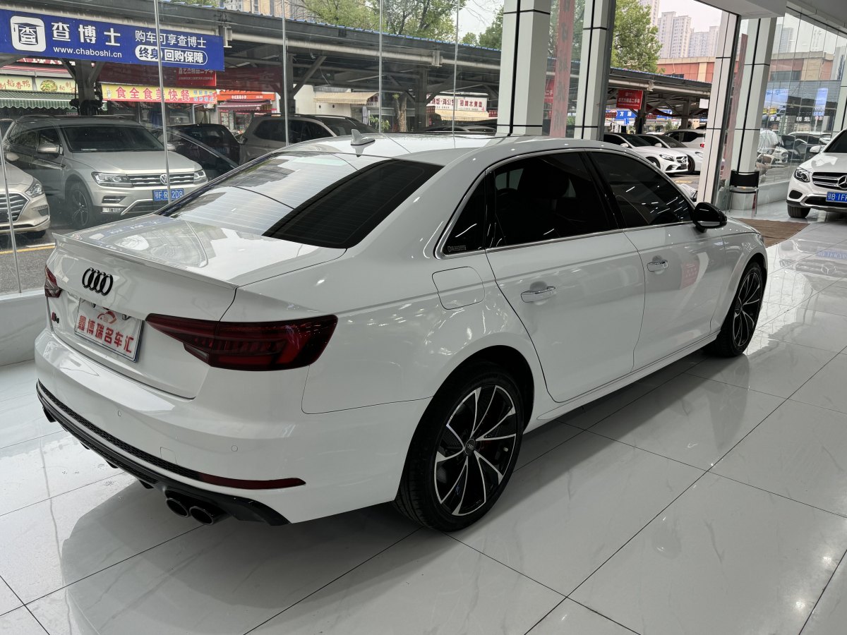 奧迪 奧迪A4L  2018款 30周年年型 45 TFSI quattro 個性運動版圖片