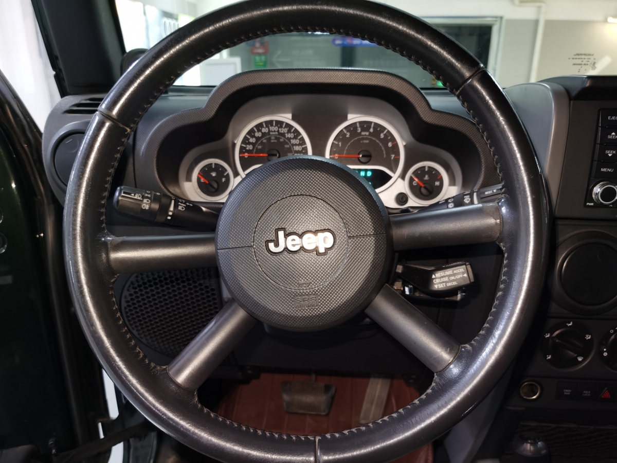 2010年4月Jeep 牧马人  2010款 3.8L Rubicon 四门版