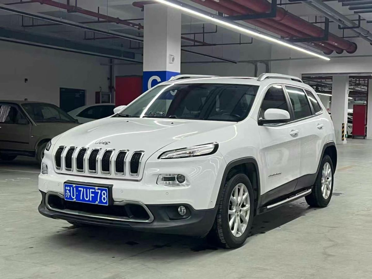 Jeep 自由光  2017款 2.0L 優(yōu)越版圖片