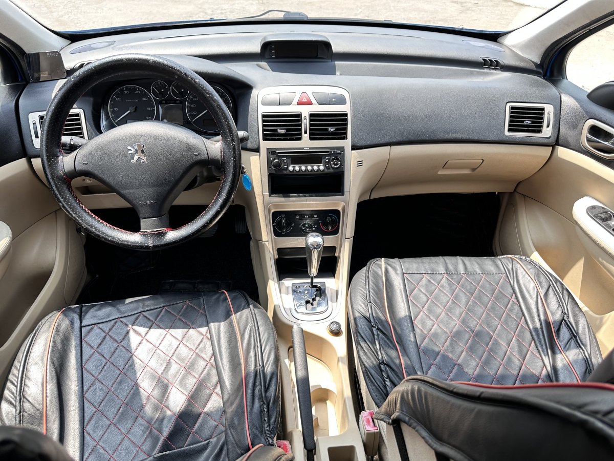 2010年10月标致 307  2010款 两厢 1.6L 自动舒适版