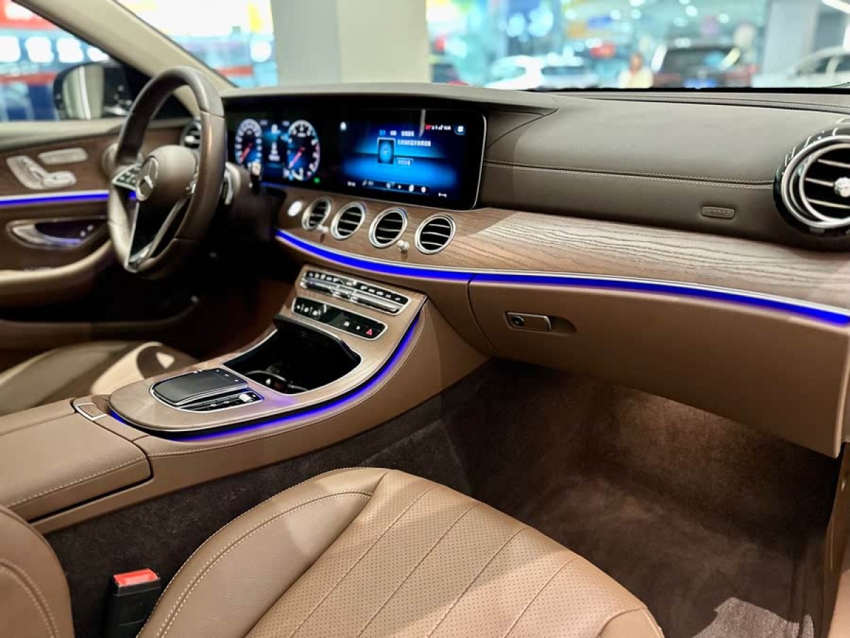 奔馳 奔馳E級(jí)  2021款 改款 E 300 L 豪華型圖片