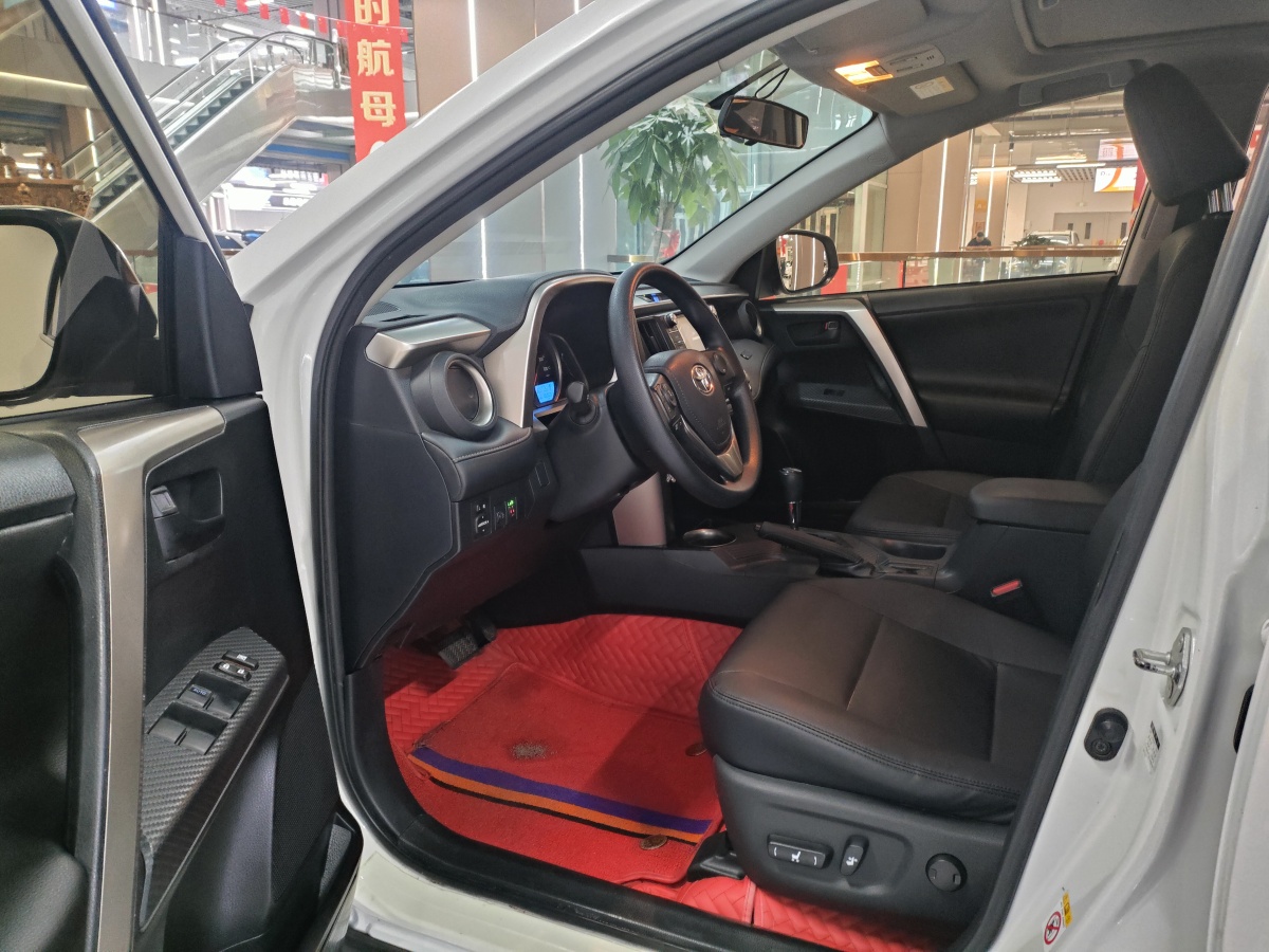 豐田 RAV4  2018款 榮放 2.0L CVT兩驅(qū)風(fēng)尚版圖片