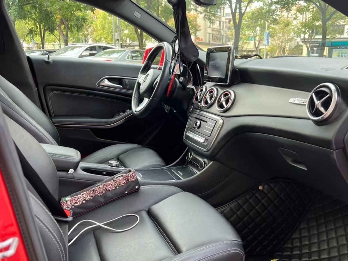 奔驰 奔驰CLA级  2017款 CLA 200 动感型图片