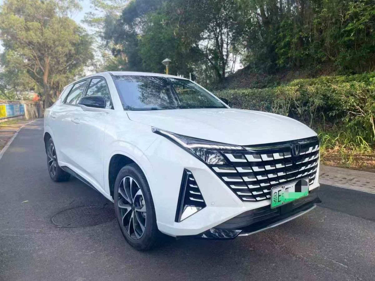 長(zhǎng)安 長(zhǎng)安UNI-V  2024款 1.5T 尊享型圖片