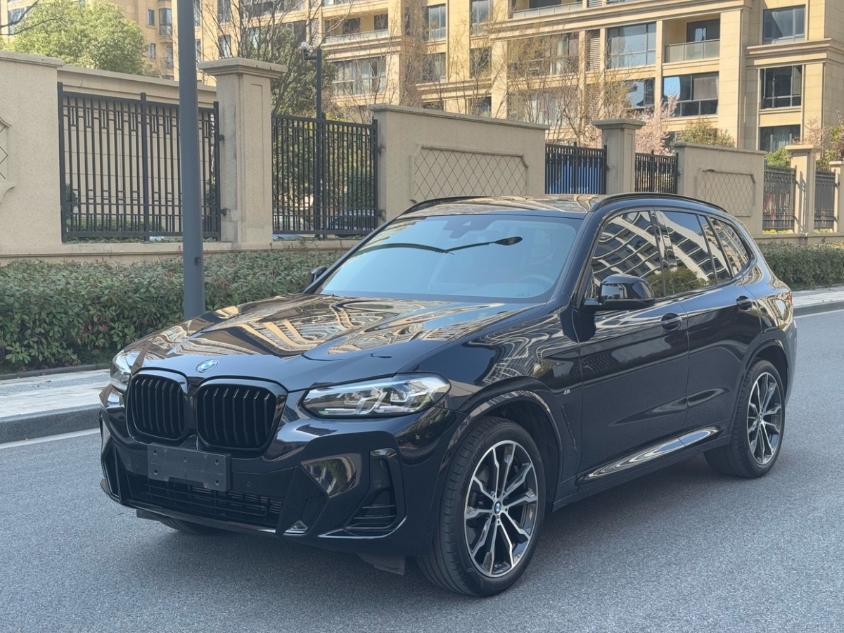 寶馬 寶馬X3  2022款 xDrive30i 領(lǐng)先型 M曜夜套裝圖片