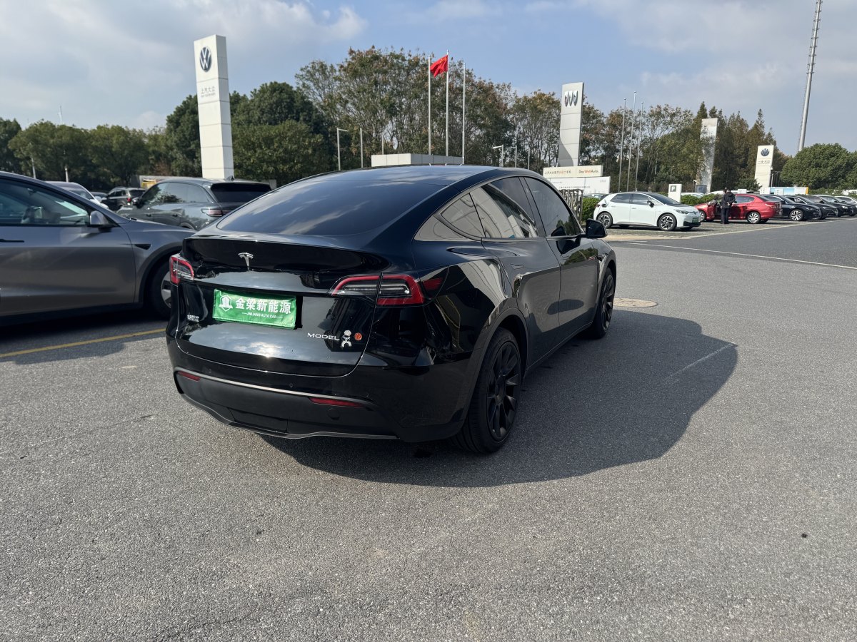 特斯拉 Model Y  2021款 改款 標(biāo)準(zhǔn)續(xù)航后驅(qū)升級(jí)版圖片