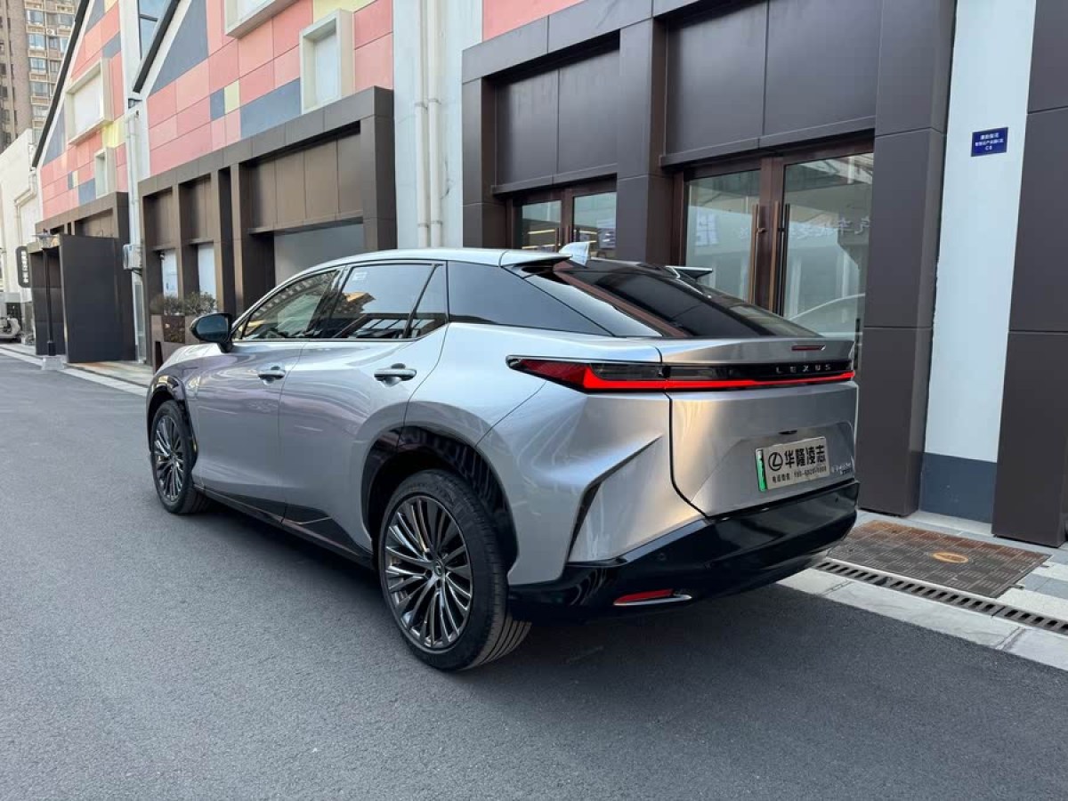 雷克薩斯 雷克薩斯RZ  2023款 450e 四驅(qū)縱領(lǐng)版圖片