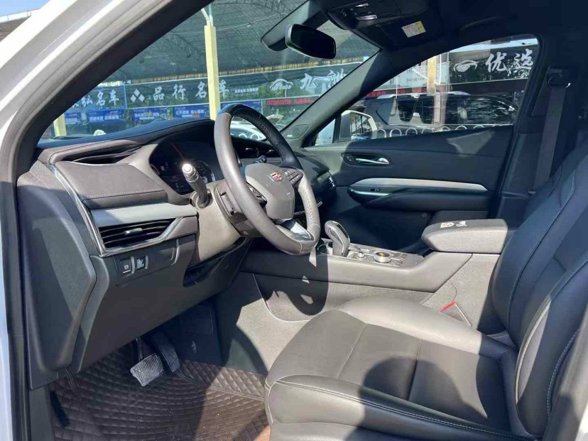 凱迪拉克 CT6  2019款 28T 領(lǐng)先運(yùn)動(dòng)型圖片