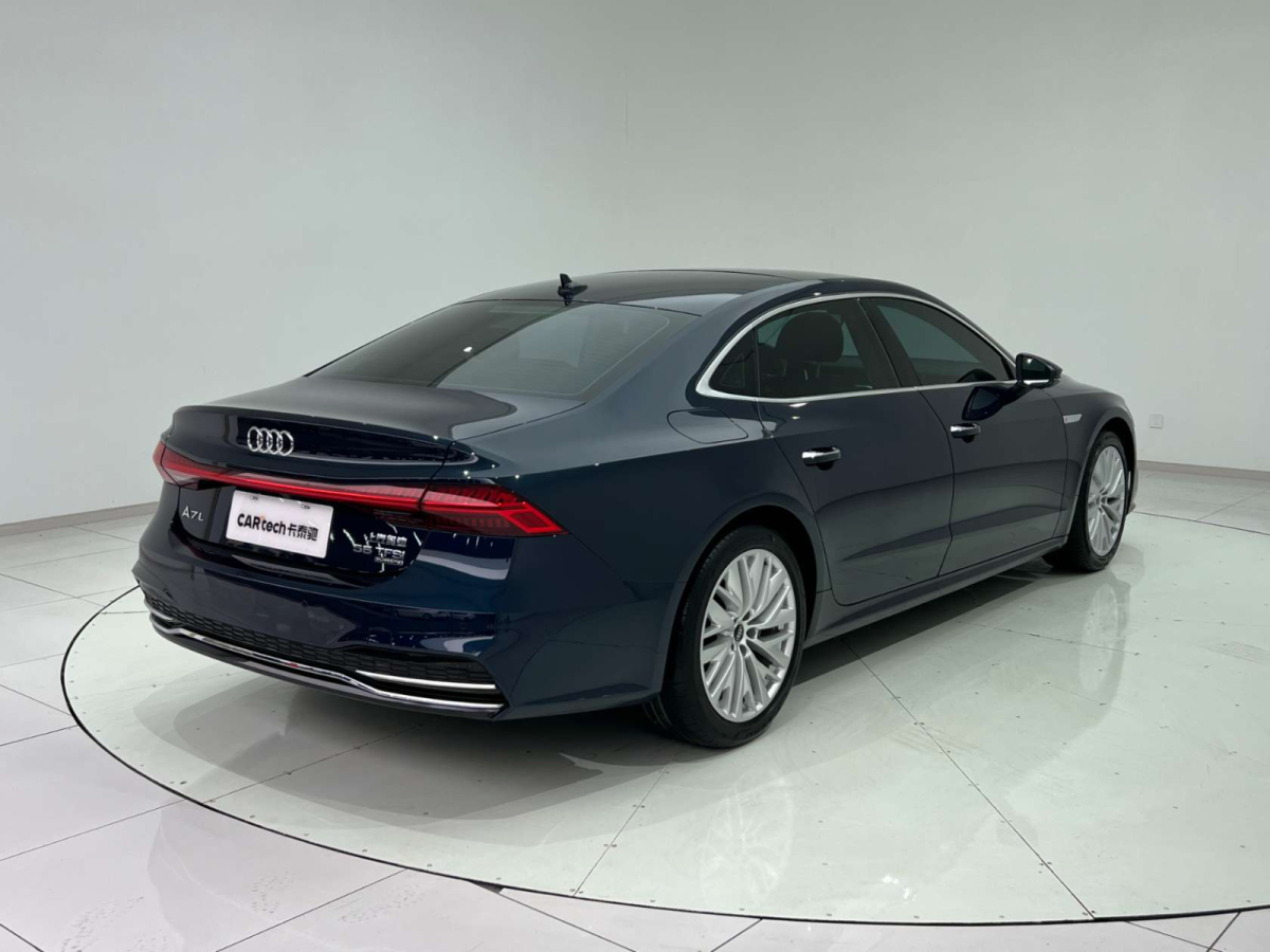 2022年5月奧迪 A7L 2022款 45 TFSI S-line 筑夢型流晶套裝