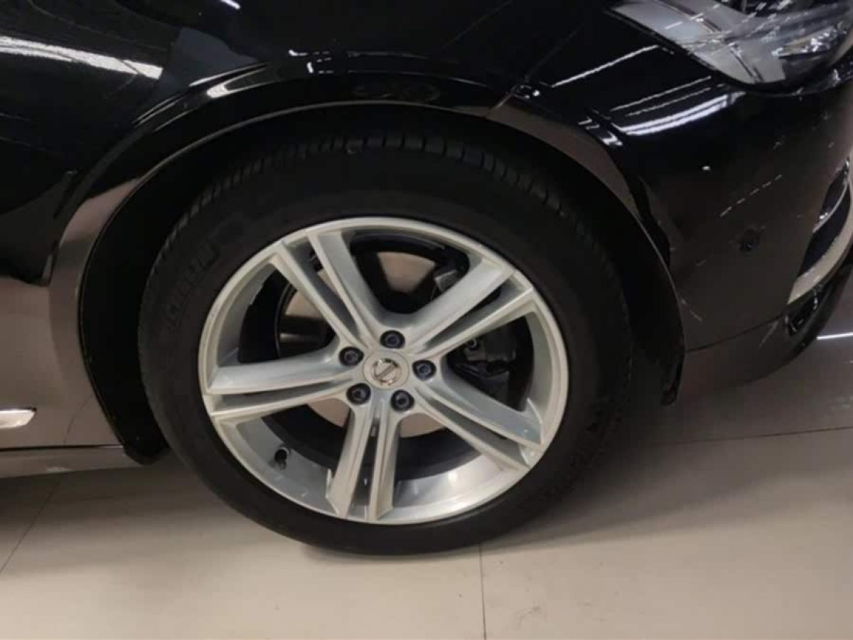 沃爾沃 S90  2020款 改款 T5 智遠(yuǎn)豪華版圖片