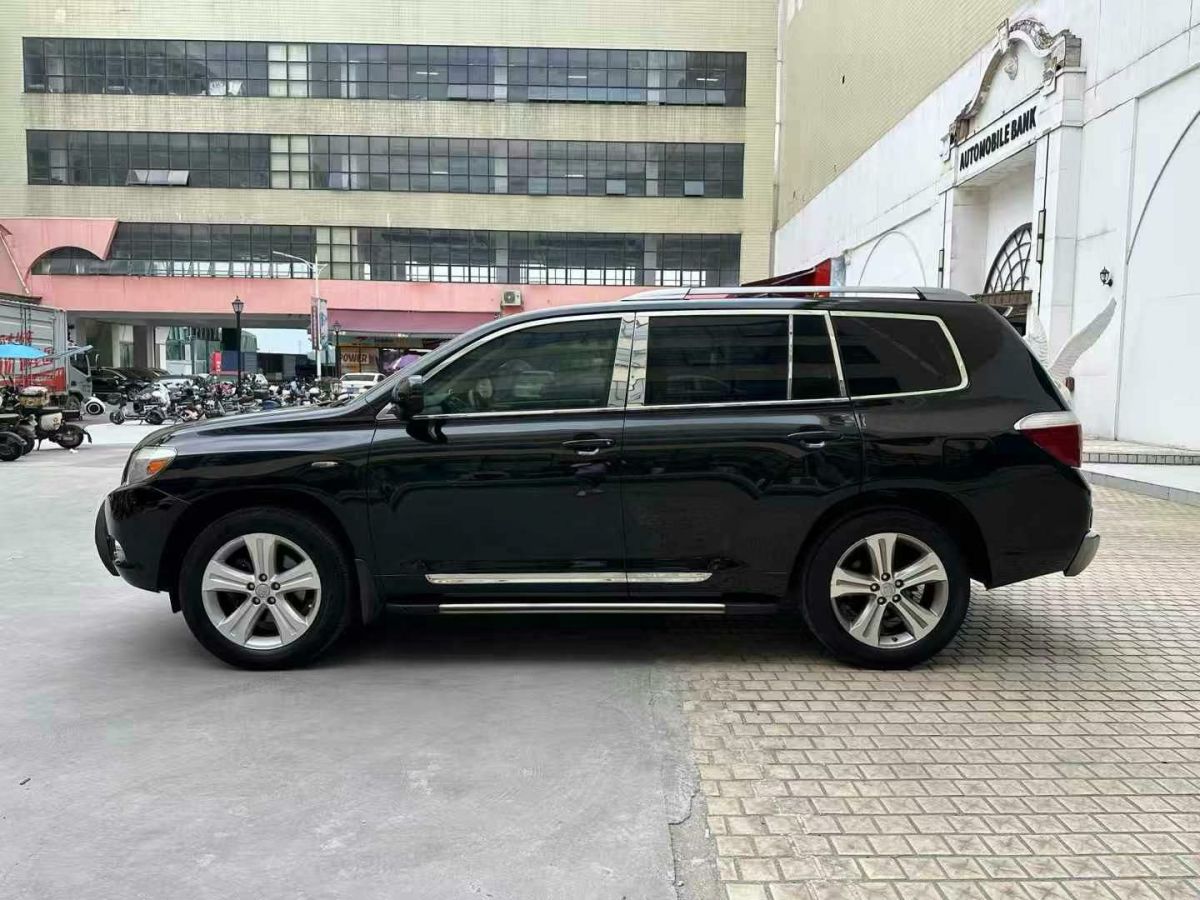 豐田 漢蘭達(dá)  2011款 2.7L 兩驅(qū)7座豪華版圖片