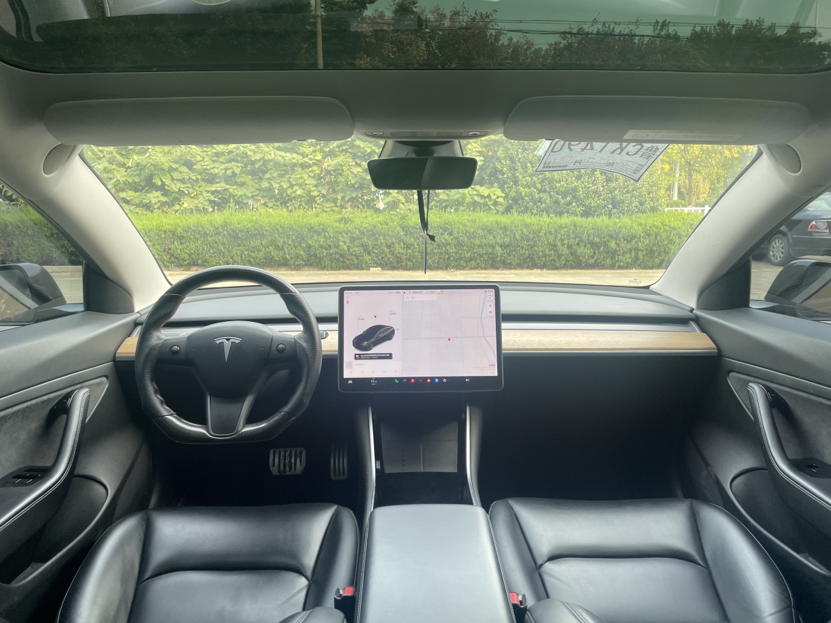 特斯拉 Model 3  2019款 標(biāo)準(zhǔn)續(xù)航后驅(qū)升級(jí)版圖片