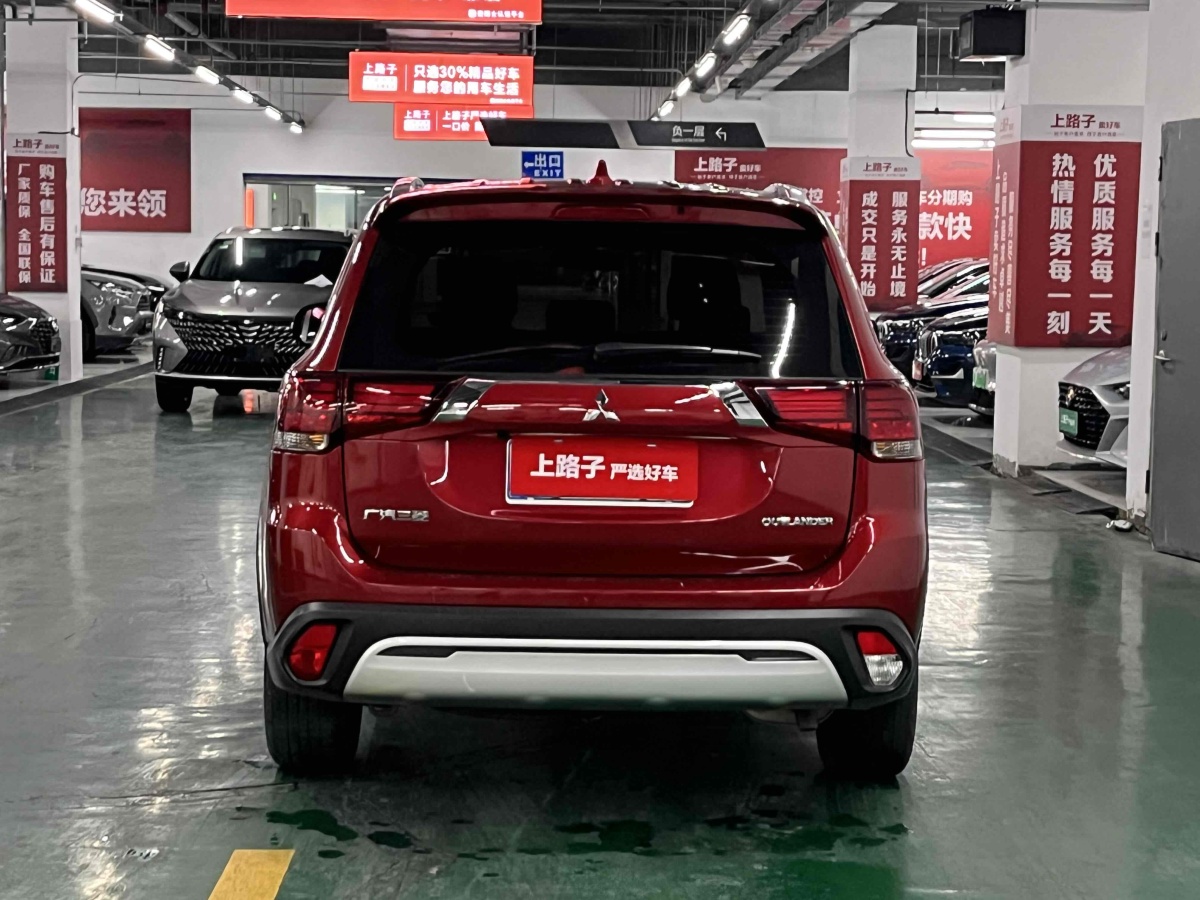 三菱 歐藍(lán)德  2019款 2.0L 兩驅(qū)暢享版 7座圖片