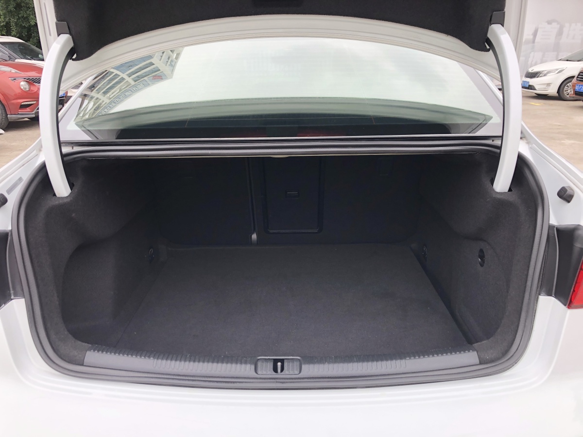 奥迪 奥迪A3  2015款 Limousine 35 TFSI 百万纪念智领型图片