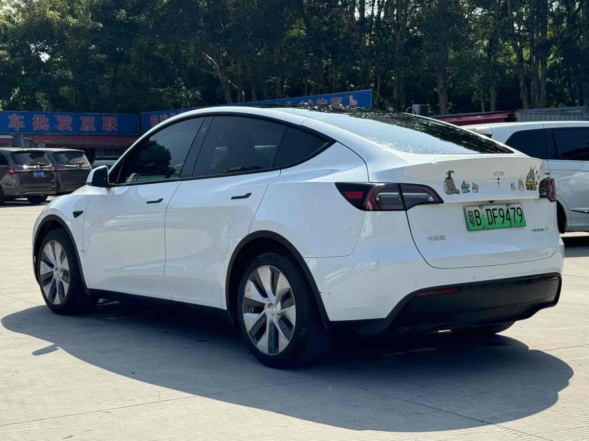 特斯拉 Model 3  2022款 后輪驅(qū)動版圖片