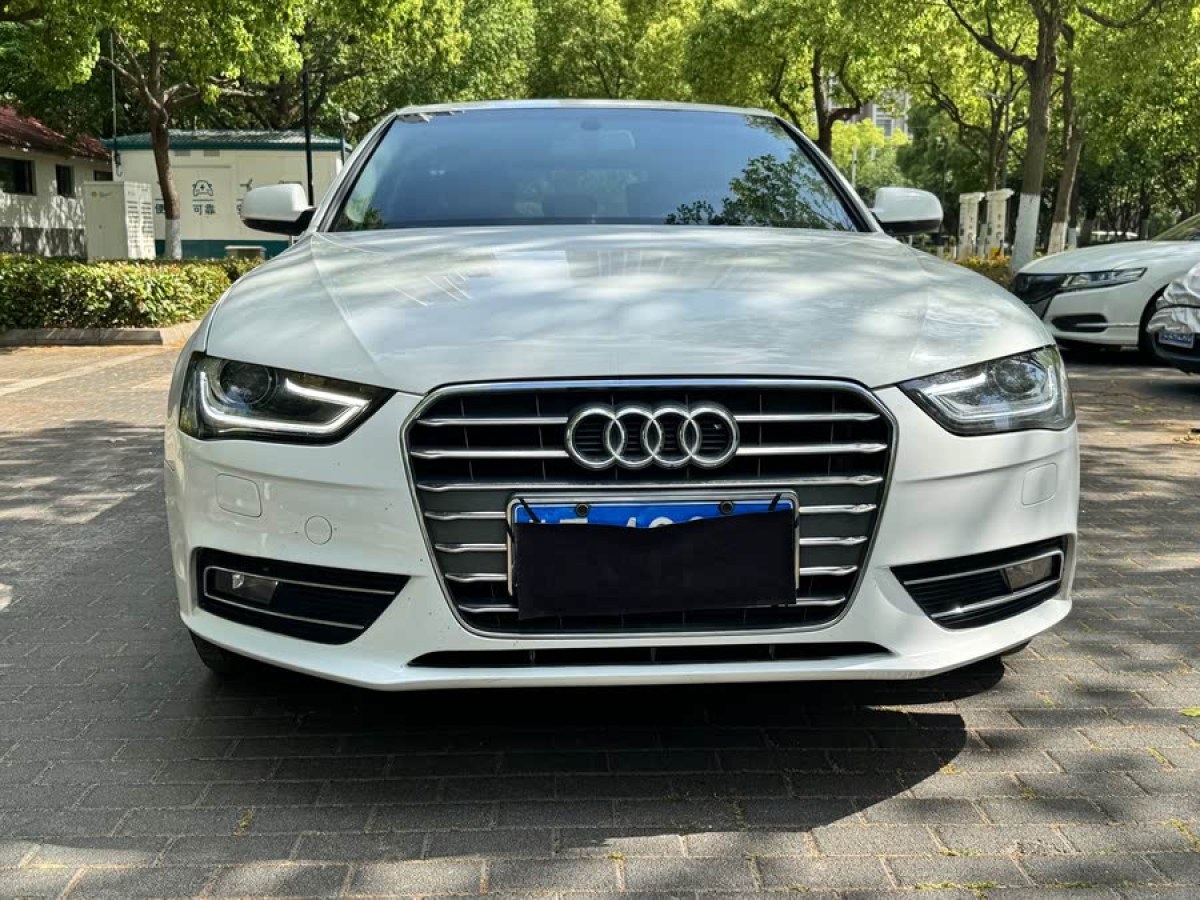 奧迪 奧迪A4L  2015款 35 TFSI 自動標(biāo)準(zhǔn)型圖片