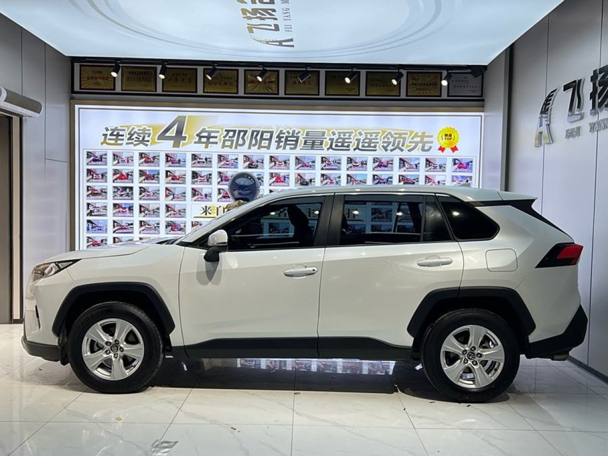 豐田 RAV4榮放  2023款 2.0L CVT兩驅(qū)都市版圖片