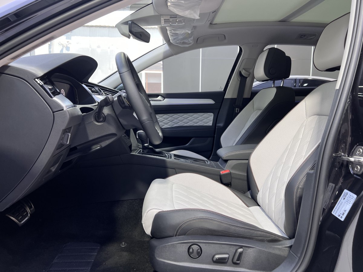 大眾 邁騰  2024款 200萬(wàn)輛眾享款 330TSI DSG豪華型圖片