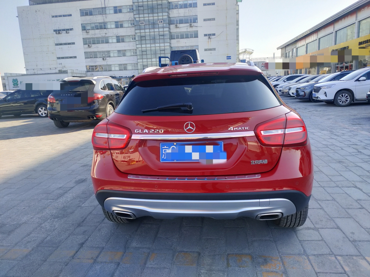 奔馳 奔馳GLA  2016款 GLA 220 4MATIC 時(shí)尚型圖片