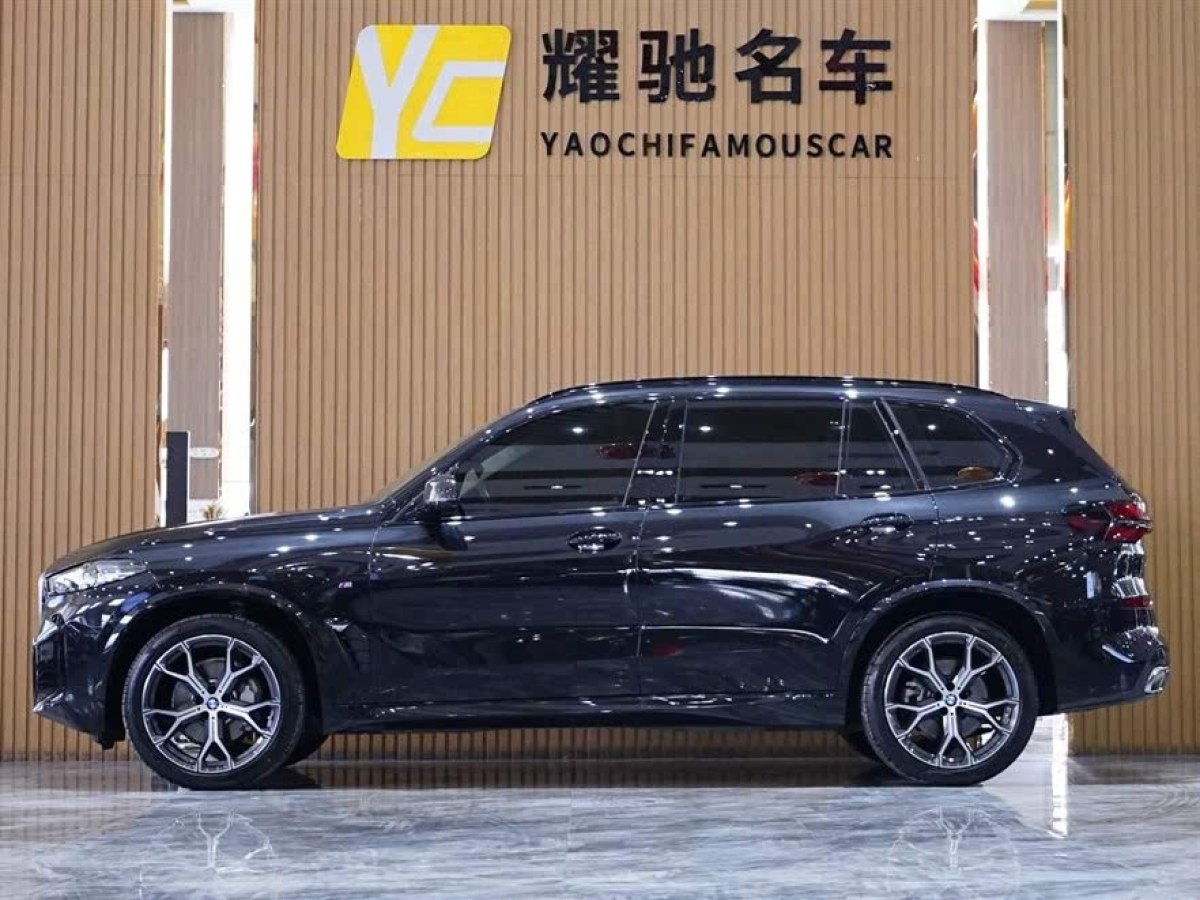 寶馬 寶馬X5  2023款 xDrive 30Li 尊享型M運(yùn)動(dòng)曜夜套裝圖片