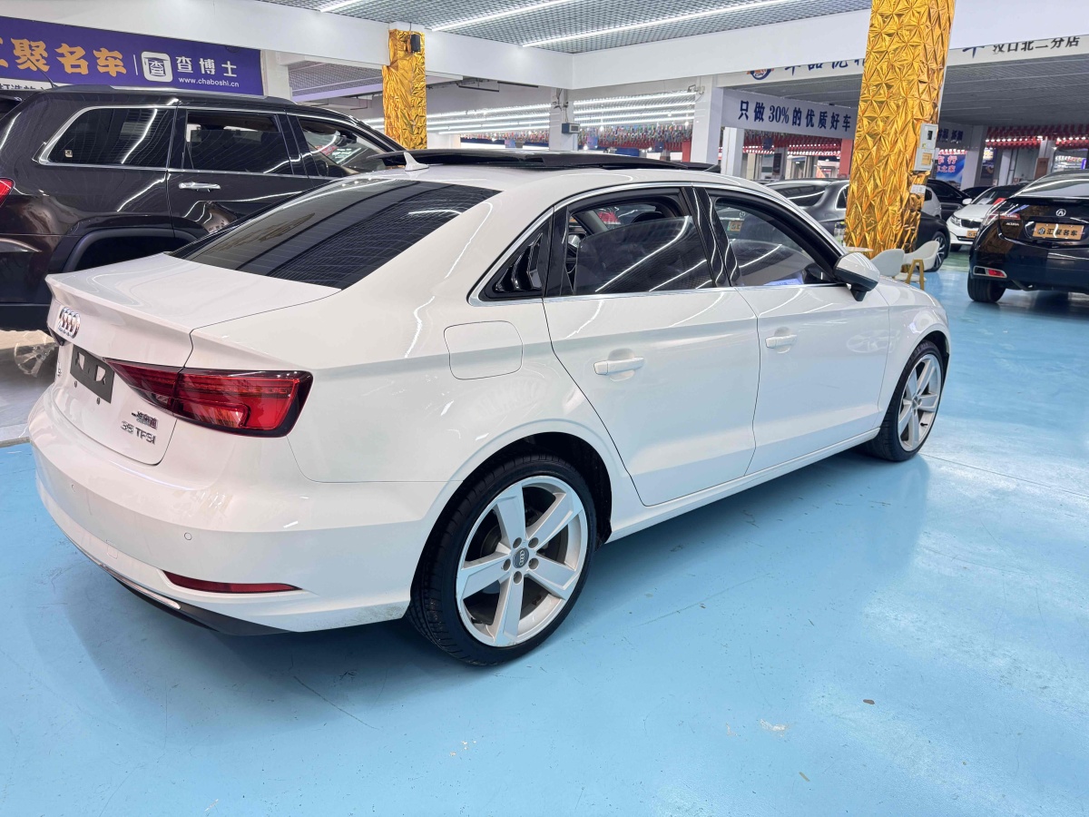 奧迪 奧迪A3  2018款 30周年年型 Limousine 35 TFSI 風(fēng)尚型圖片