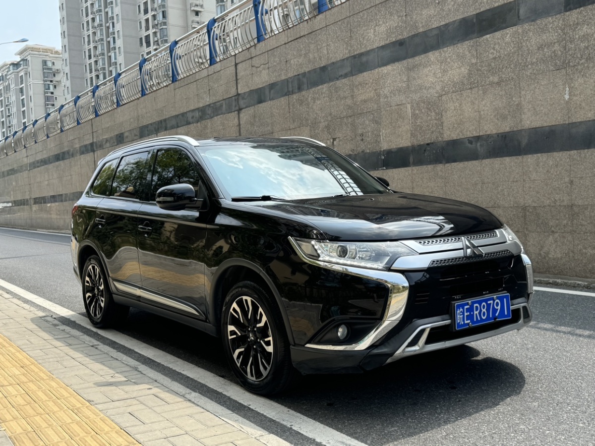 三菱 欧蓝德  2019款 2.0L 两驱畅行版 5座 国VI图片