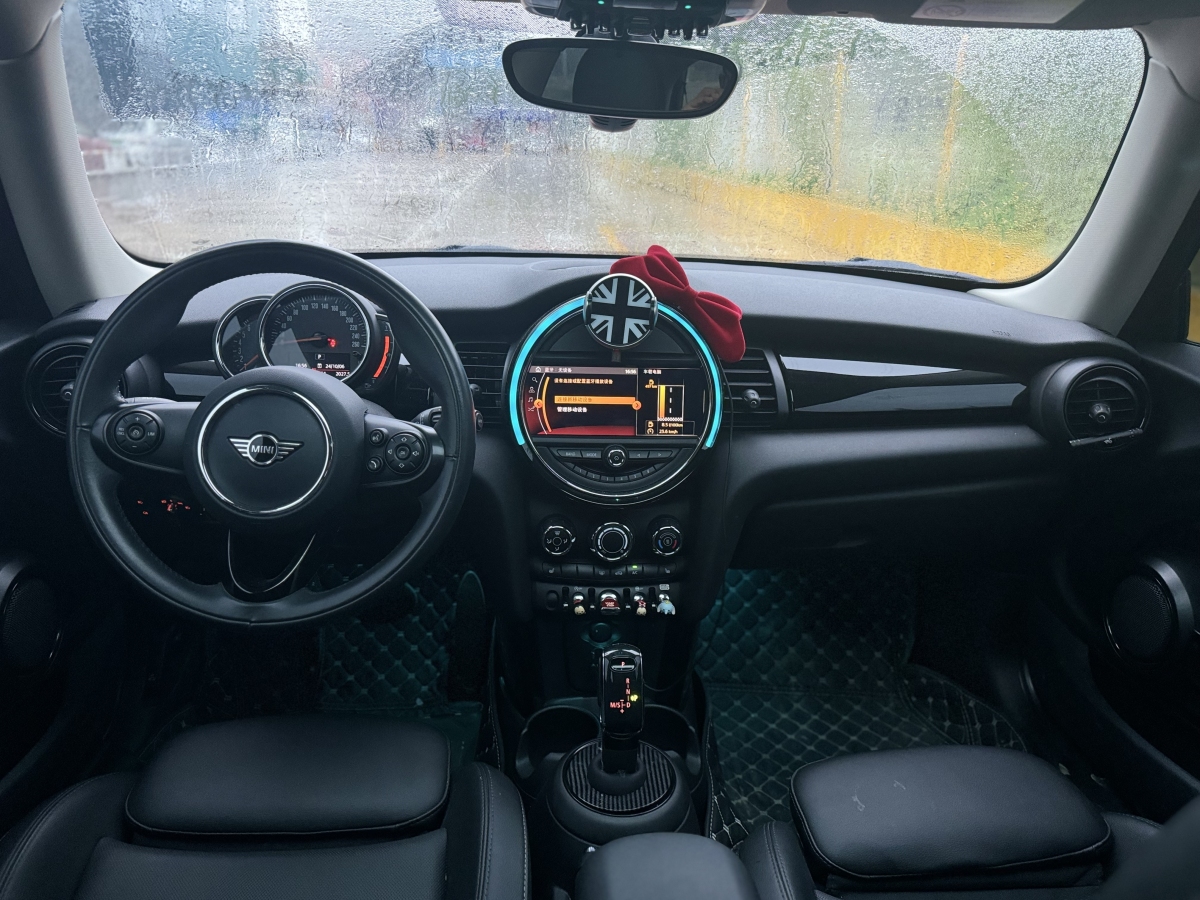 MINI COUNTRYMAN  2018款 1.5T COOPER 經(jīng)典派圖片