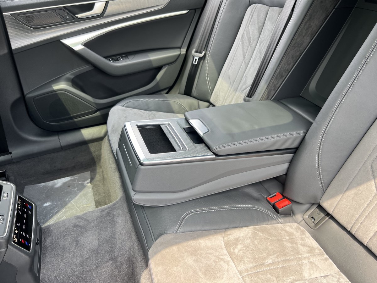 奧迪 奧迪A6L  2021款 45 TFSI 臻選動感型圖片