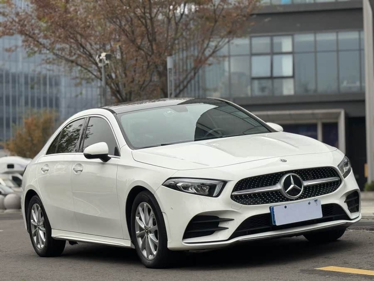 奔馳 奔馳A級  2019款  改款 A 200 L 運(yùn)動轎車圖片