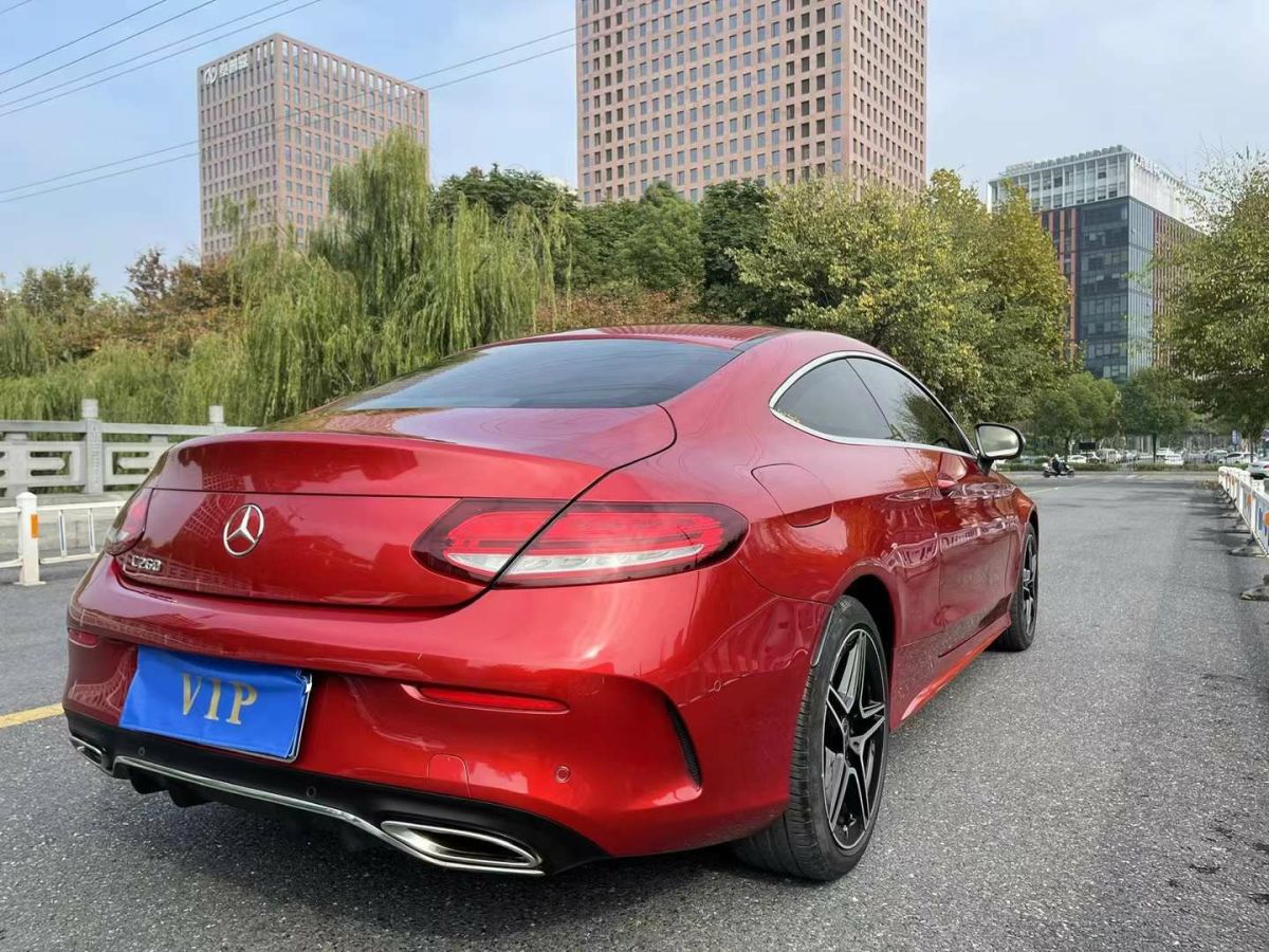 奔馳 奔馳c級 2019款 c 300 轎跑車圖片