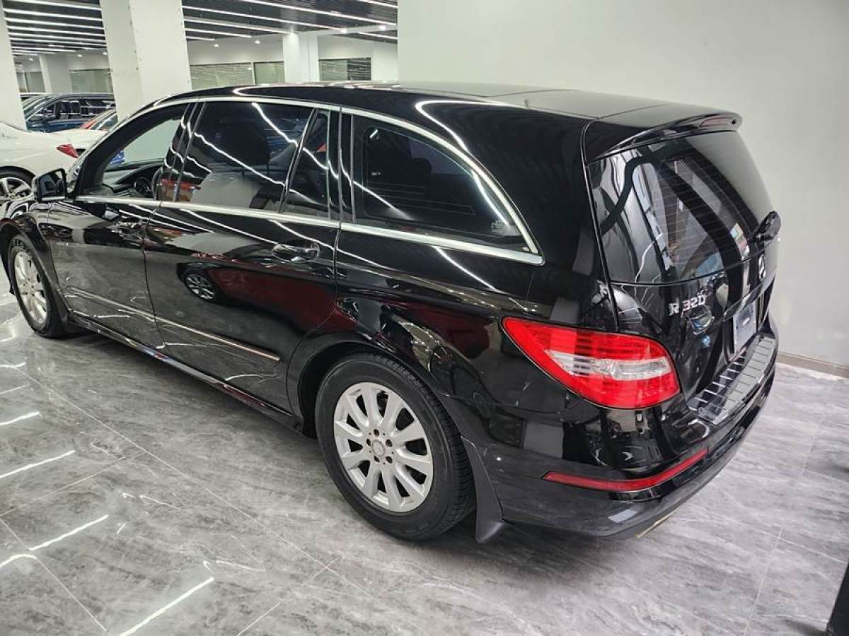 奔馳 奔馳R級  2014款 R 320 4MATIC 商務型圖片