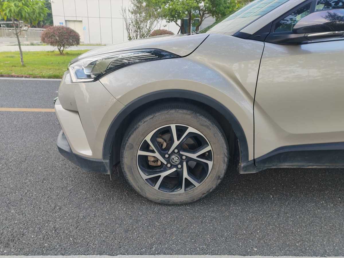 豐田 C-HR  2018款 2.0L 豪華版 國(guó)V圖片