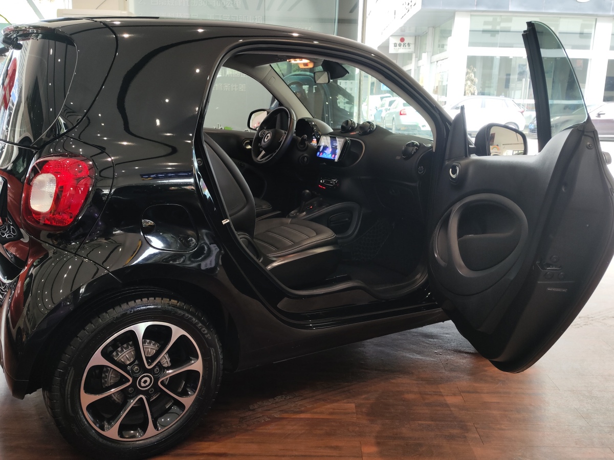 smart fortwo  2011款 1.0 MHD 硬頂激情版圖片