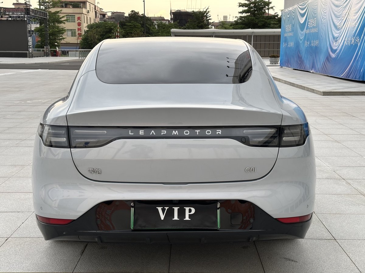 零跑 零跑C01  2022款 后驅(qū)長續(xù)航版圖片