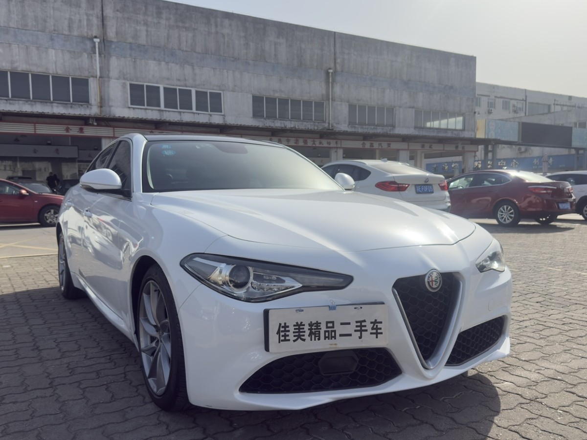 阿爾法·羅密歐 Giulia  2017款 2.0T 200HP 豪華版圖片