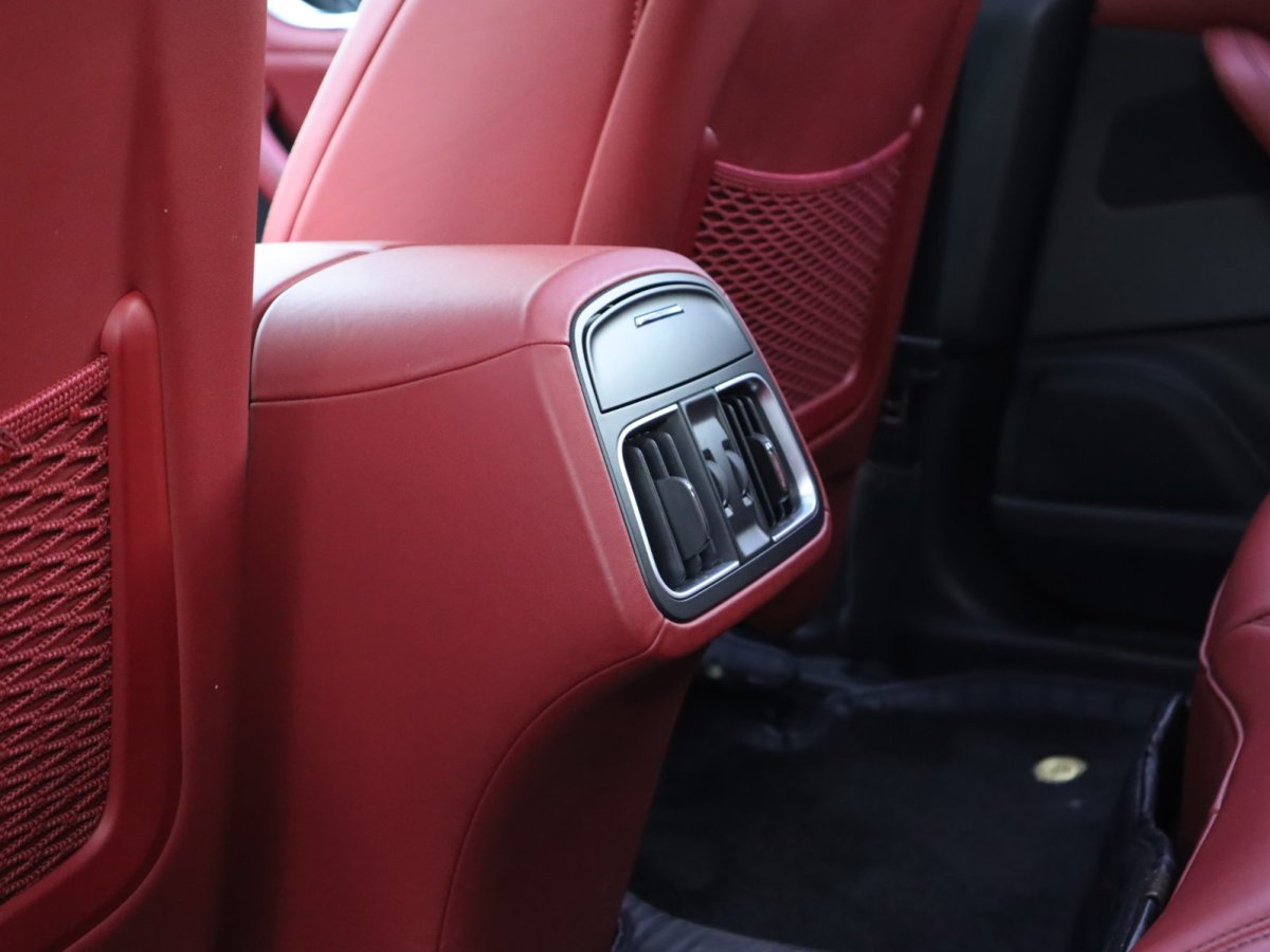 瑪莎拉蒂 Levante  2022款 2.0T GT鋒芒版圖片