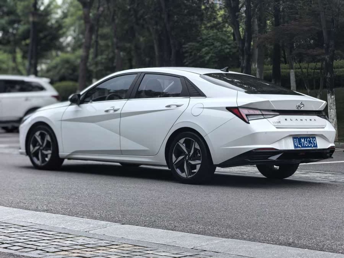 現(xiàn)代 伊蘭特  2021款 1.5L LUX尊貴版圖片