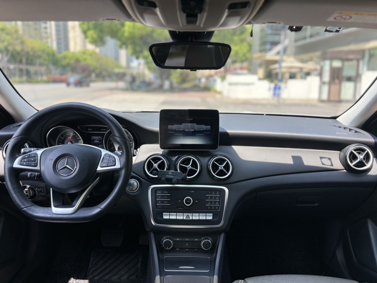 2019年7月奔驰 奔驰GLA  2019款 GLA 200 动感型