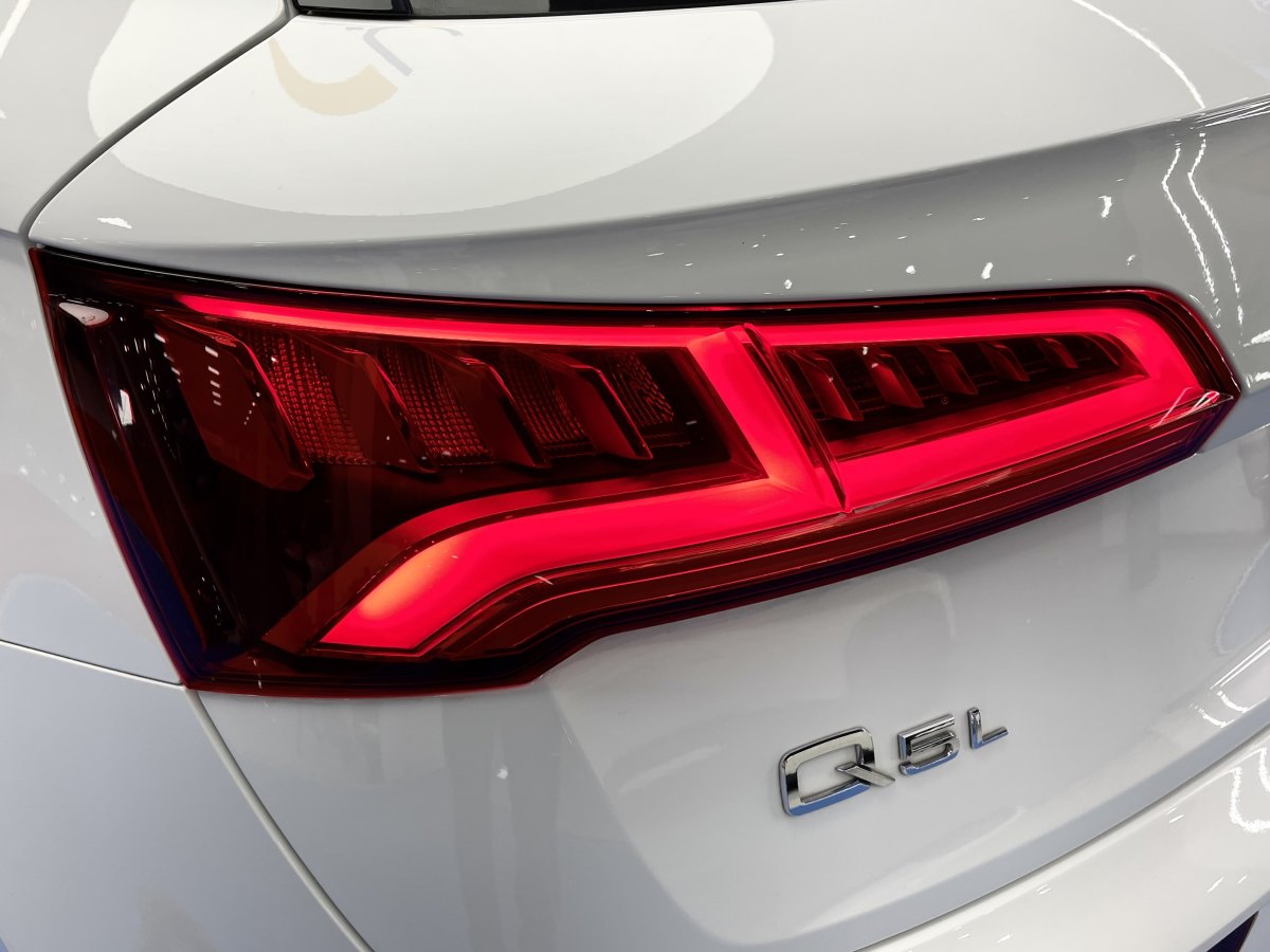 奧迪 奧迪Q5L  2020款 45 TFSI 尊享運(yùn)動型圖片