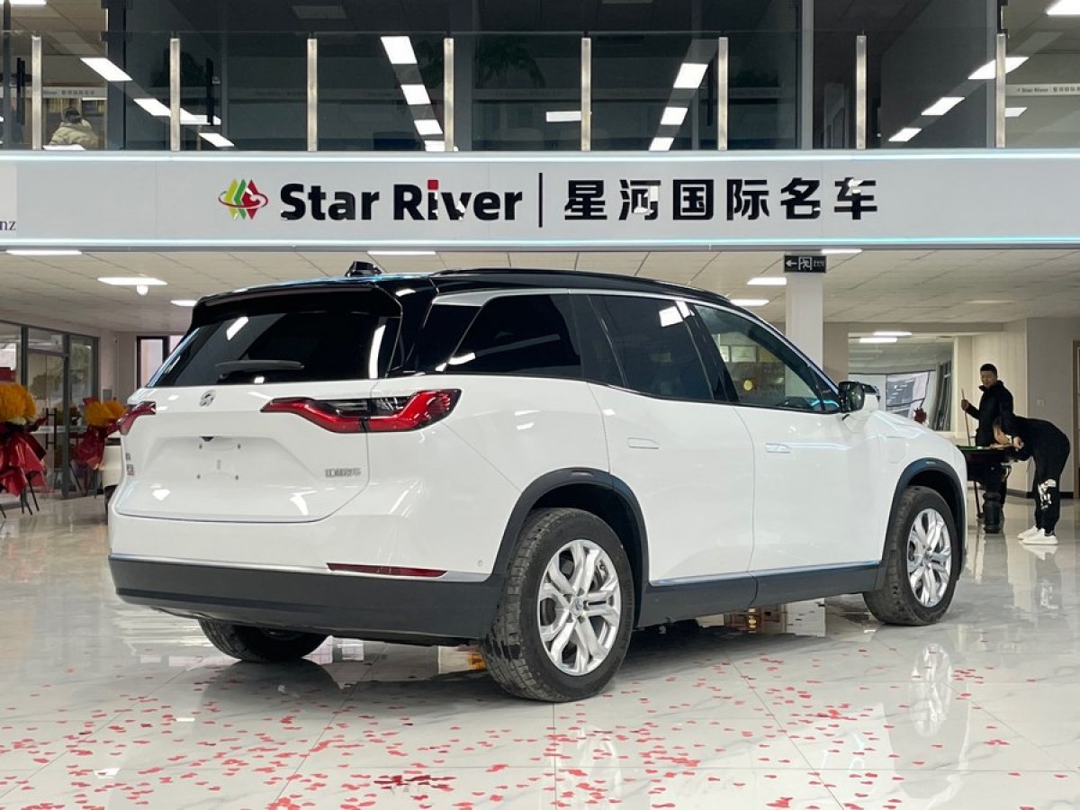 蔚來(lái) ES8  2020款 415KM 基準(zhǔn)版 六座版圖片