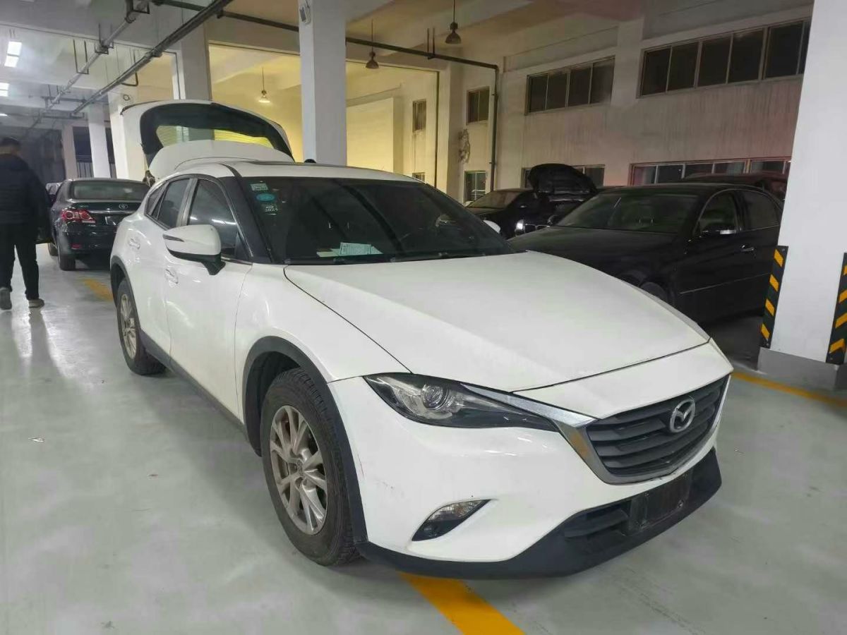 馬自達(dá) CX-4  2016款 2.0L 自動(dòng)兩驅(qū)藍(lán)天品位版圖片