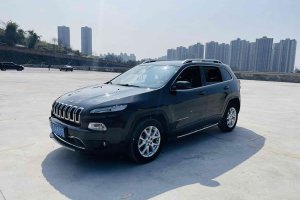 自由光 Jeep 2.0L 優(yōu)越版