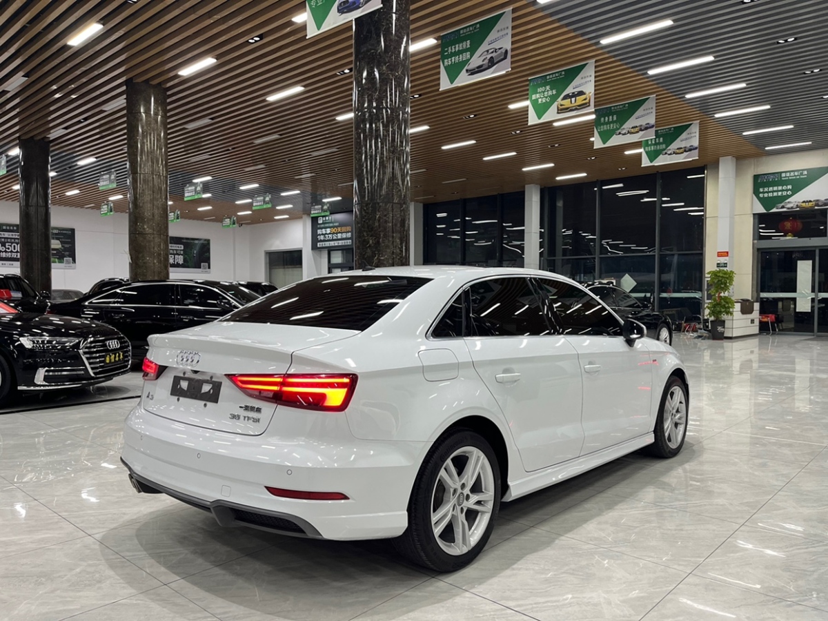 2020年8月奧迪 奧迪A3  2020款 Limousine 35 TFSI 時(shí)尚型