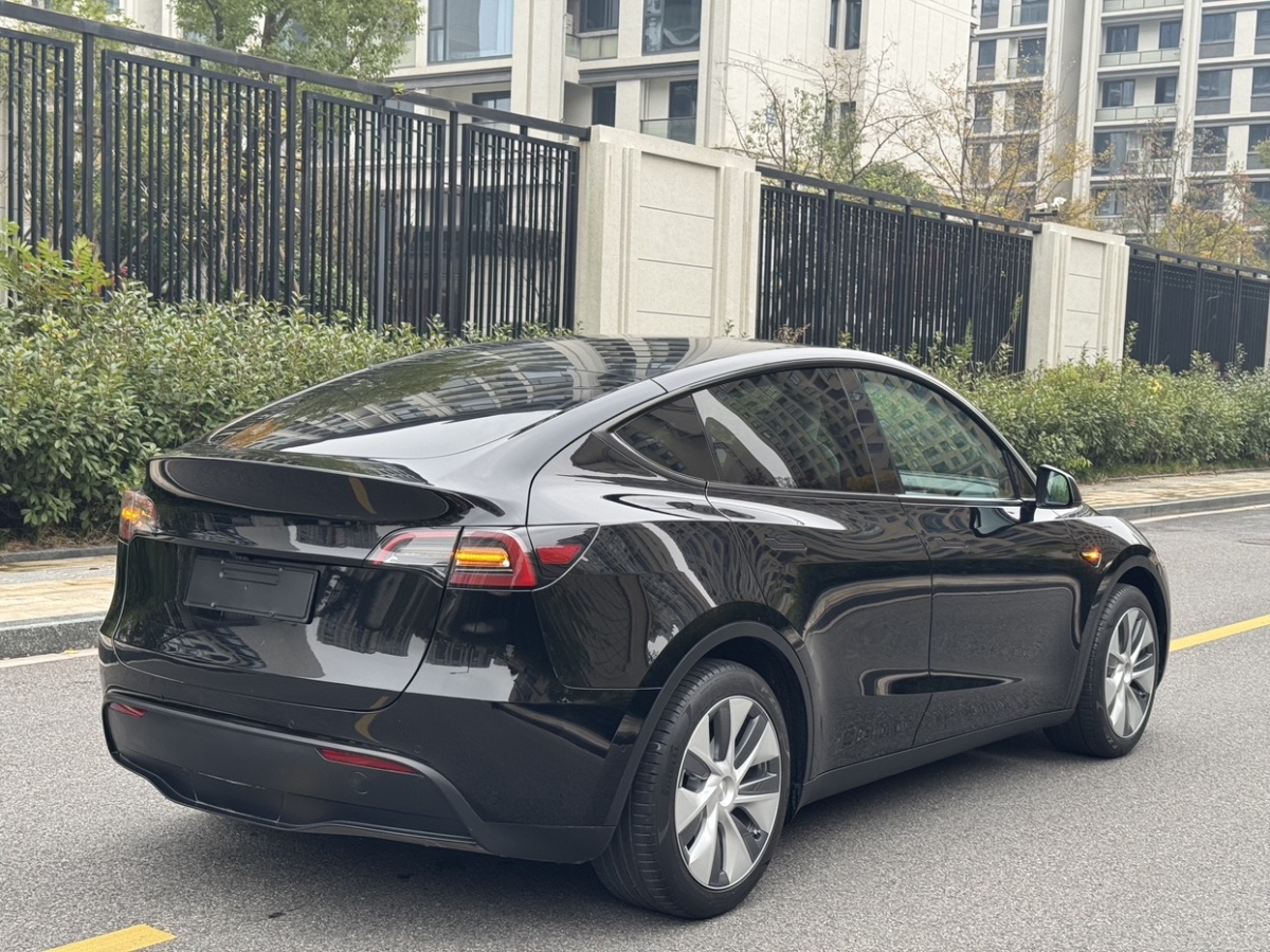 特斯拉 Model Y  2022款 改款 后輪驅(qū)動(dòng)版圖片