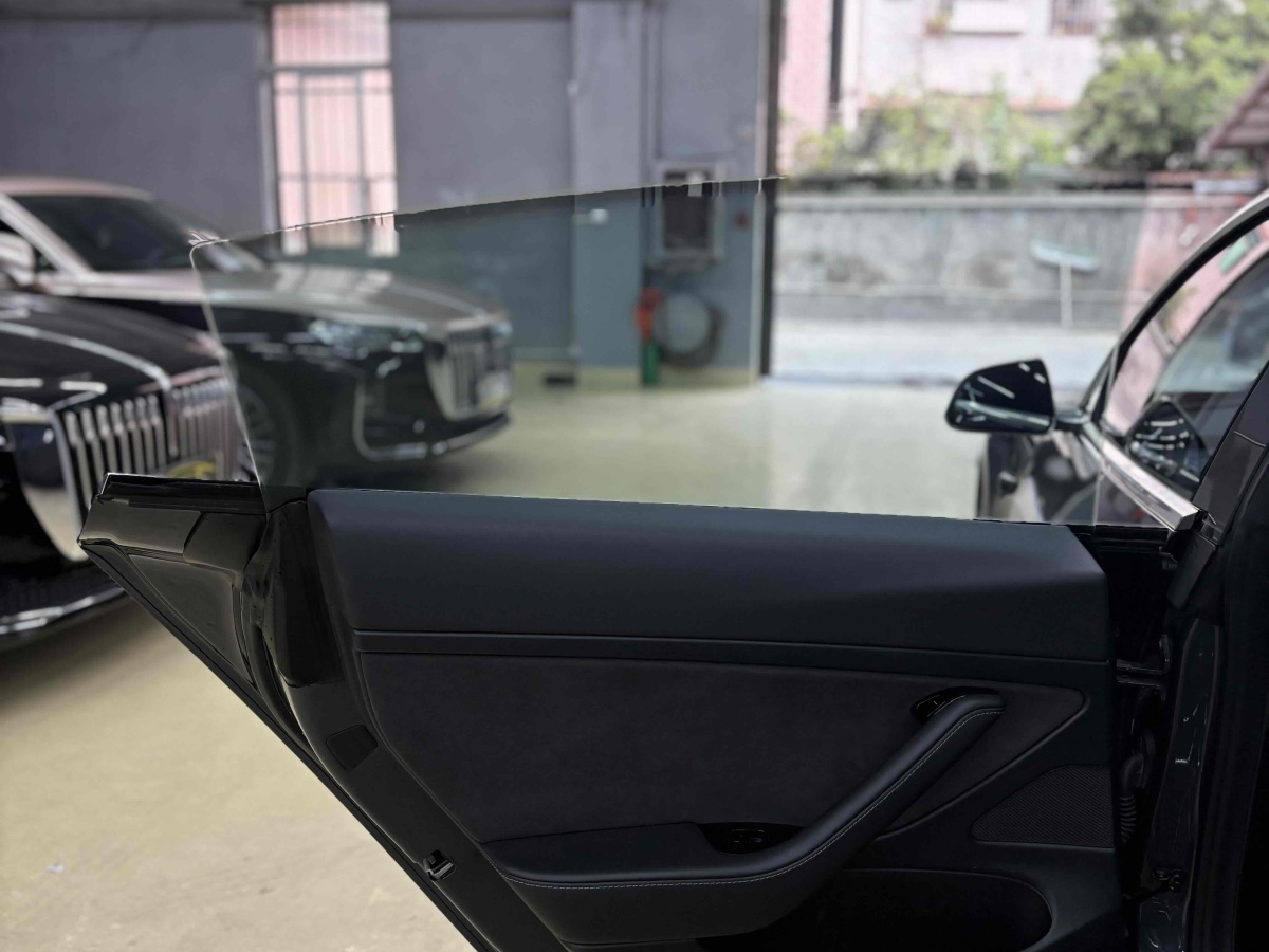 特斯拉 Model 3  2020款 改款 標(biāo)準(zhǔn)續(xù)航后驅(qū)升級(jí)版圖片