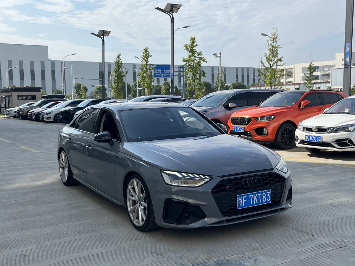 奧迪 奧迪A4L  2020款 40 TFSI quattro 豪華動(dòng)感型圖片