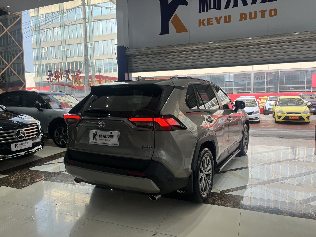 豐田 RAV4  2018款 榮放 2.0L CVT兩驅(qū)風(fēng)尚版圖片