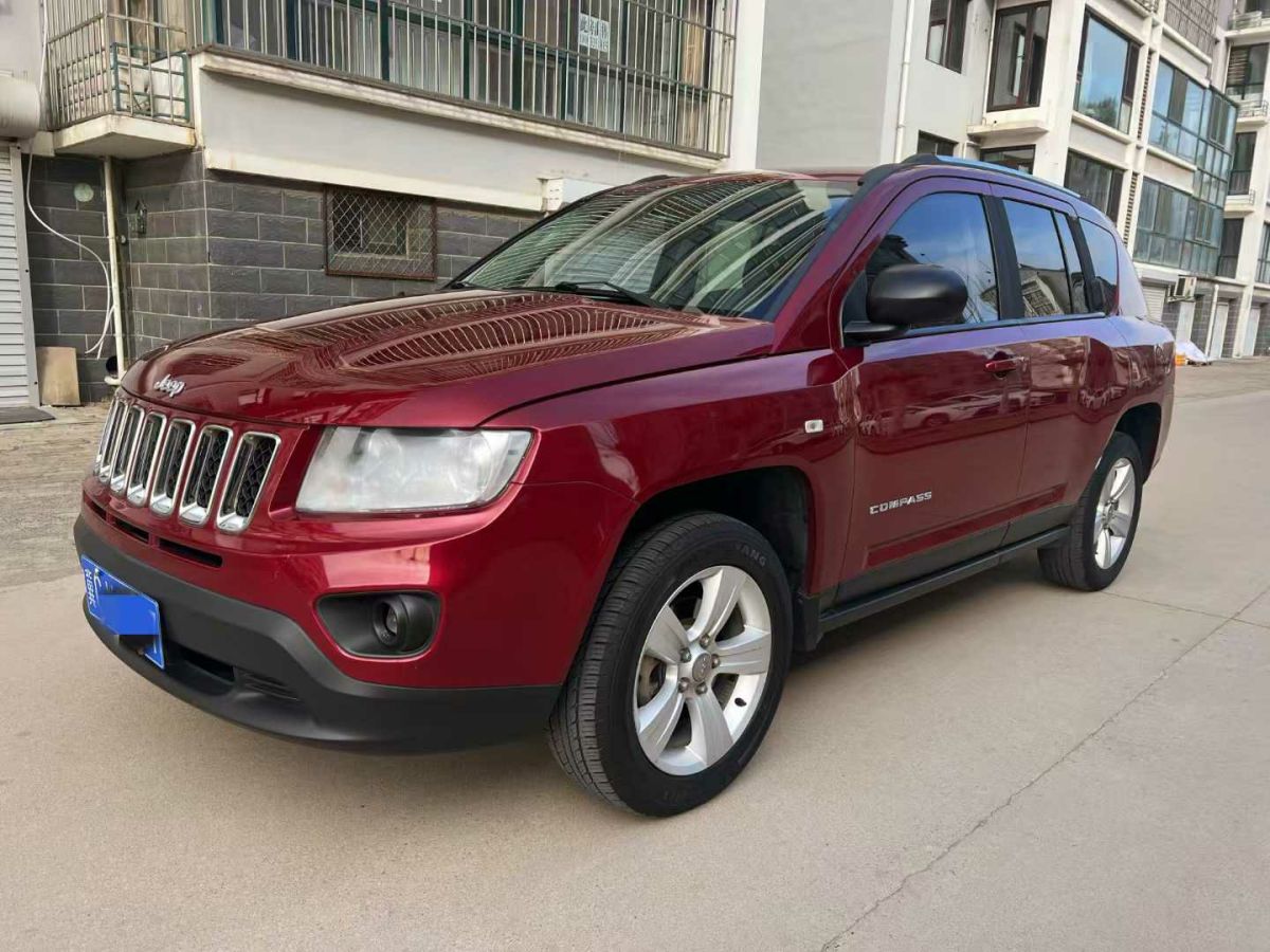 Jeep 指南者  2012款 2.0L 兩驅(qū)豪華版圖片